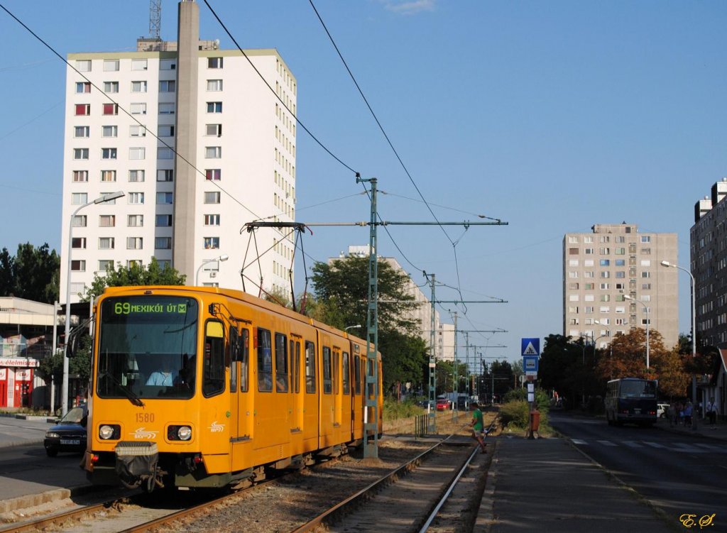 Tw.1580 (ex.Hannover) in der Zsokavar ut. im Stadtteil Ujpalota.(07.08.2013)