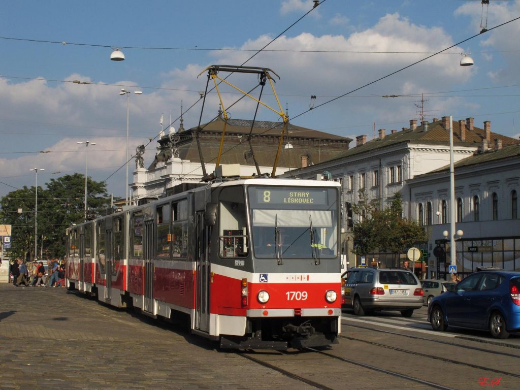 Tw.1709 (Typ KT8D5R.N2) in der Nadrazni ul.vor dem Hauptbahnhof.(18.09.2012)