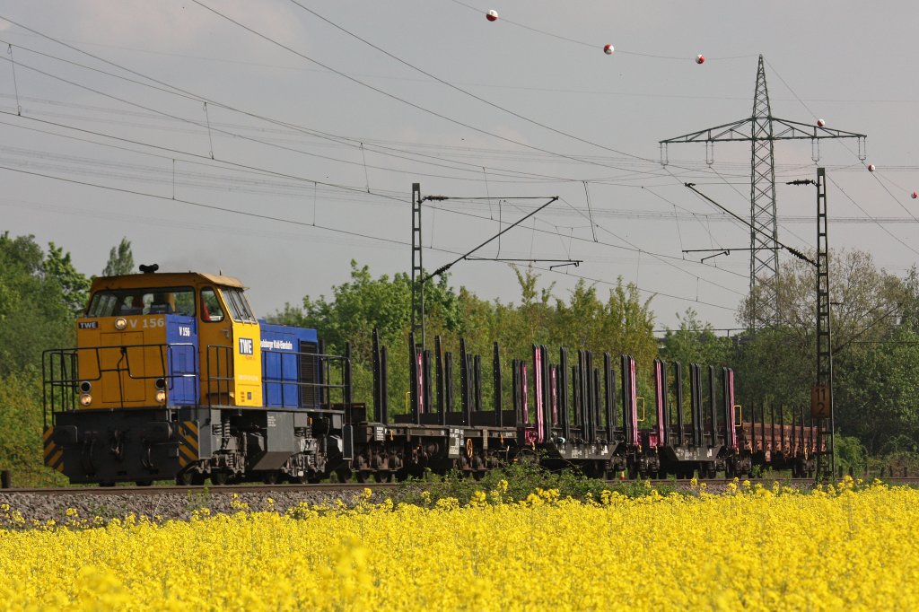 TWE V156 am 7.5.12 mit einem kurzen Gterzug in Ratingen-Lintorf.