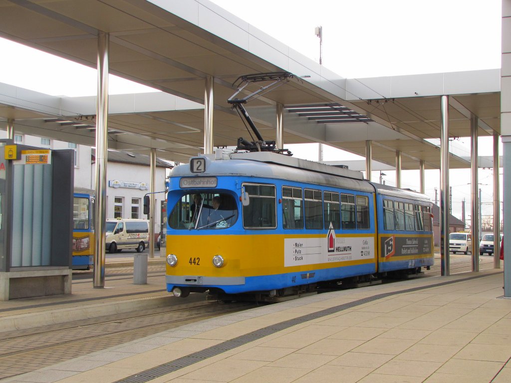 TWSB 442 als Linie 2 zum Ostbahnhof am Hauptbahnhof in Gotha; 28.12.2011