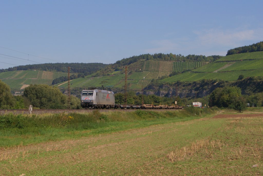 TXL 185 539-4 mit einem leeren KLV Zug in Himmelstadt am 17.08.2011