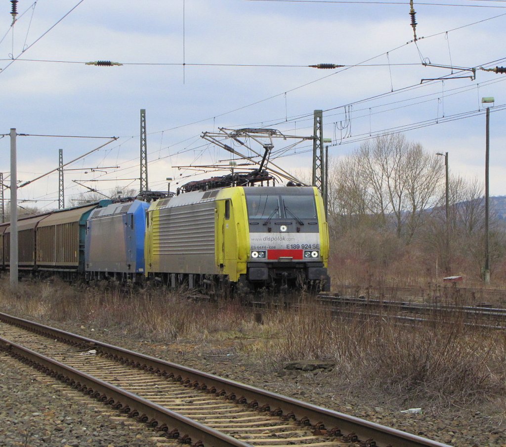 TXL ES 64 F4-024 (189 924-4 D-DISPO) + EMN 185 514-7 mit einem Gterzug Richtung Grokorbetha, in Naumburg (S) Hbf; 20.03.2010