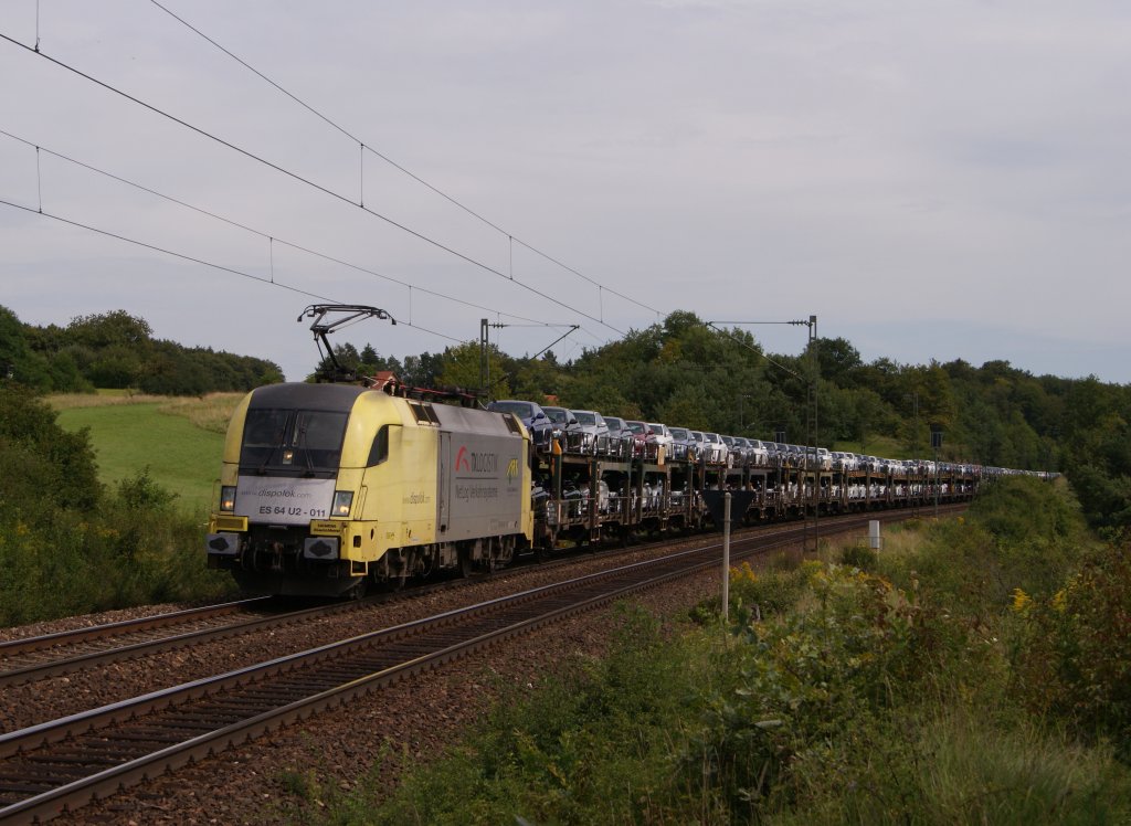 TXL ES 64 U2-011 mit einem Autotransportzug in Laaber am 11.08.2011