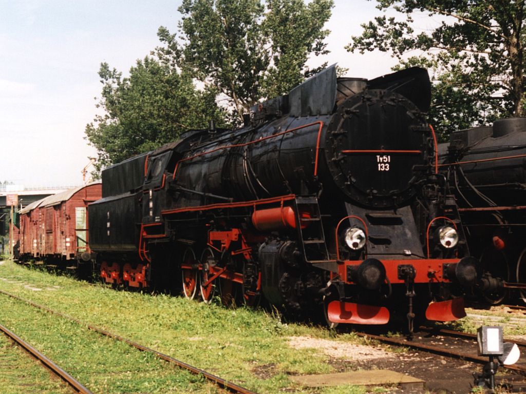 Ty51 133 in Bahnhofmuseum Chabwka am 8-8-2001. Bild und scan: Date Jan de Vries.