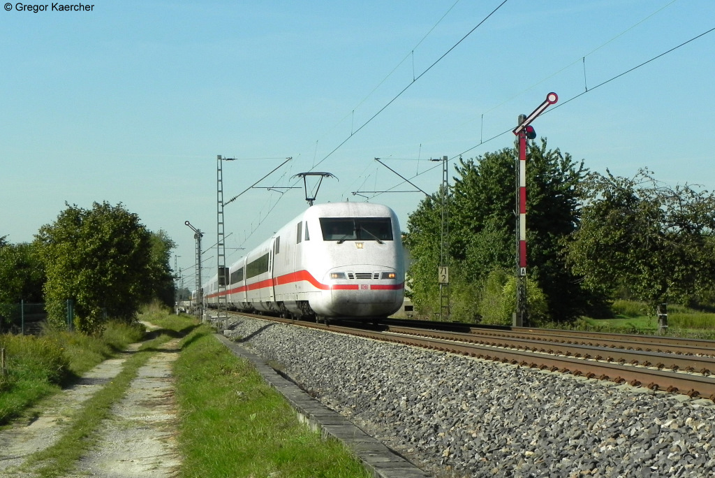 Tz 173 (401 073-2)  Bruchsal  als ICE 76 (Zrich HB - Hamburg-Altona) am 16.09.2011 an der BK Basheide zwischen Forchheim und Durmersheim.