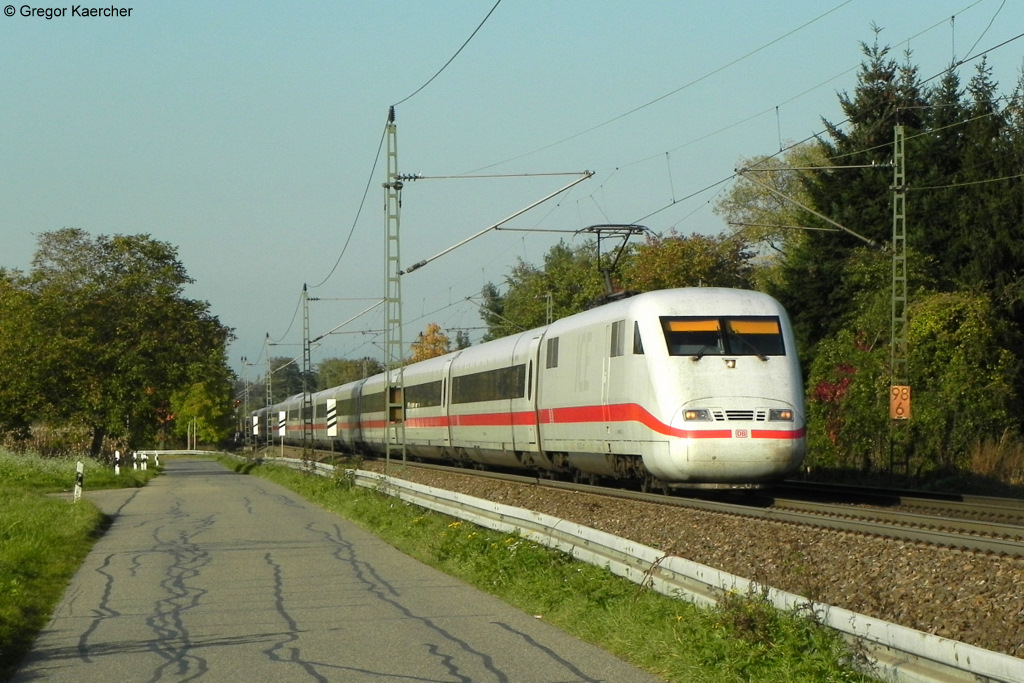 Tz 180 (401 080-7)  Castrop-Rauxel  als ICE 277 (Berlin-Interlaken) bei Rastatt-Niederbhl kurz vor dem Abzweig Rastatt-Sd. Aufgenommen am 21.10.2011.