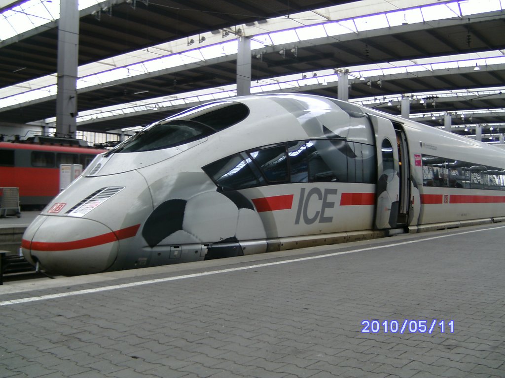 Tz312 Montabaur mit Werbung am 14.05.2010 in Mnchen Hbf.