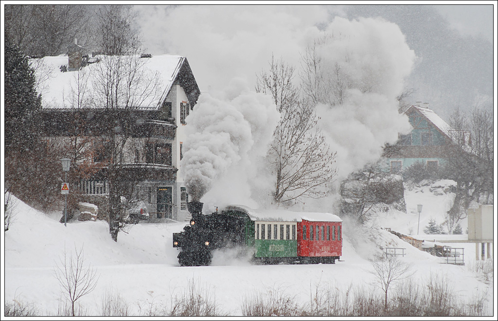 U 11  Mauterndorf  mit ihrem Sonderzug von Murau nach Tamsweg am 7.2.2012 kurz vor der Station Predlitz-Turrach aufgenommen.