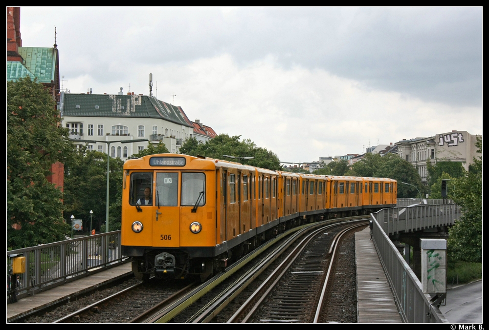 U-Bahnzug ltester Generation (zurzeit) am Grlitzer Bahnhof. Aufgenommen am 28.08.10.