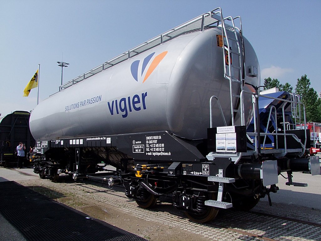 Uacns 3385(CH-VICEM9326223-5)ist auf der Transport-Logistic2011 in Mnchen ein begehrtes Fotoobjekt;110513