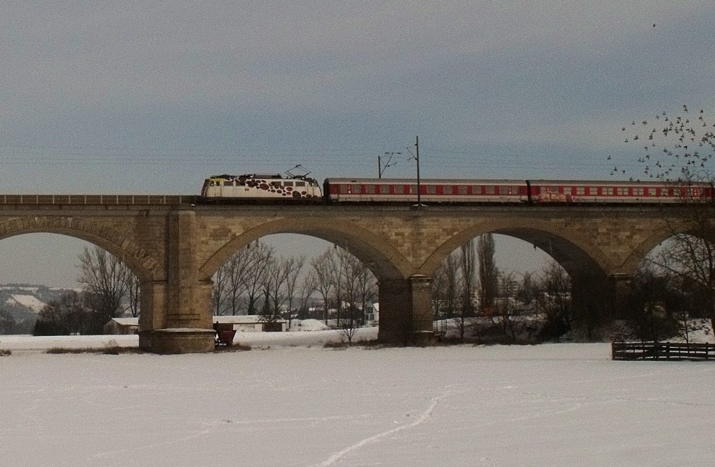 �BEF�HRUNGSSONDERFAHRT VON CITYNIGHTLINE W�GEN AUS �STERREICH MIT DER SCIENCE LOK 110 329!!! Man hat hier in Bayern fast keine Chance sie auf freier Wildbahn mit einem Zug zu holen, deswegen muss man so eine Chance nutzen. Vielen Dank auch an Julian H. (Donaubr�cke, 17.02.2010)