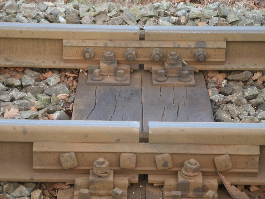 ber diese Schienenlcke bei Posewald fhrt jeden Tag der Rasende Roland.Aufnahme am 10.Dezember 2011.