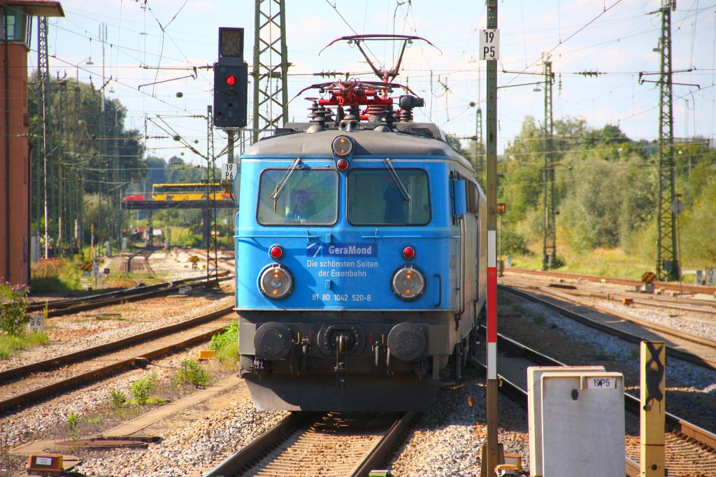 berraschung : 1042 520 kommt mit einem Sonderzug durch Rosenheim - 20/09/2012