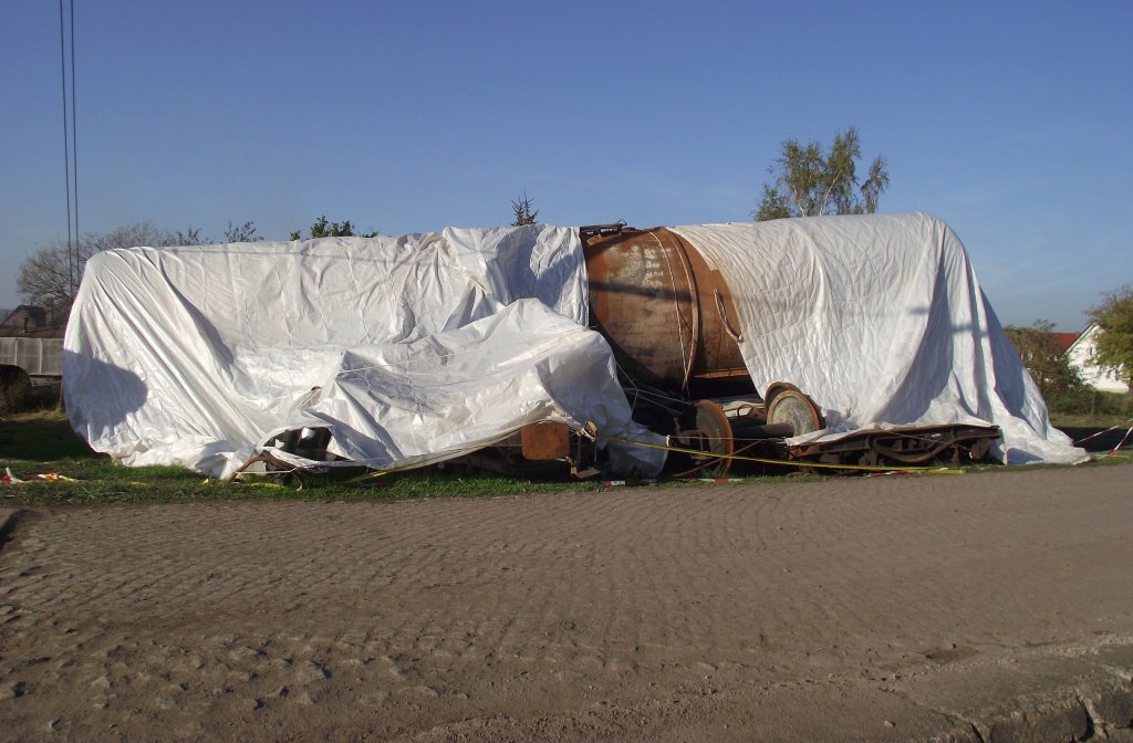 �berreste eines verbrannten Kesselwagens, der am 21. September 2011 in das Zugungl�ck von Bleicherode verwickelt war (Bahnhof Bleicherode Ost; 22. Oktober 2011).