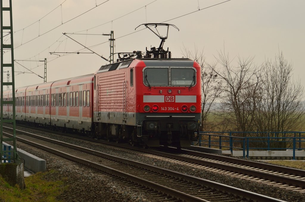 Umgeleitete S6 nach Kln Nippes von der 143 304-4 geschoben. Samstag 16.2.2013
