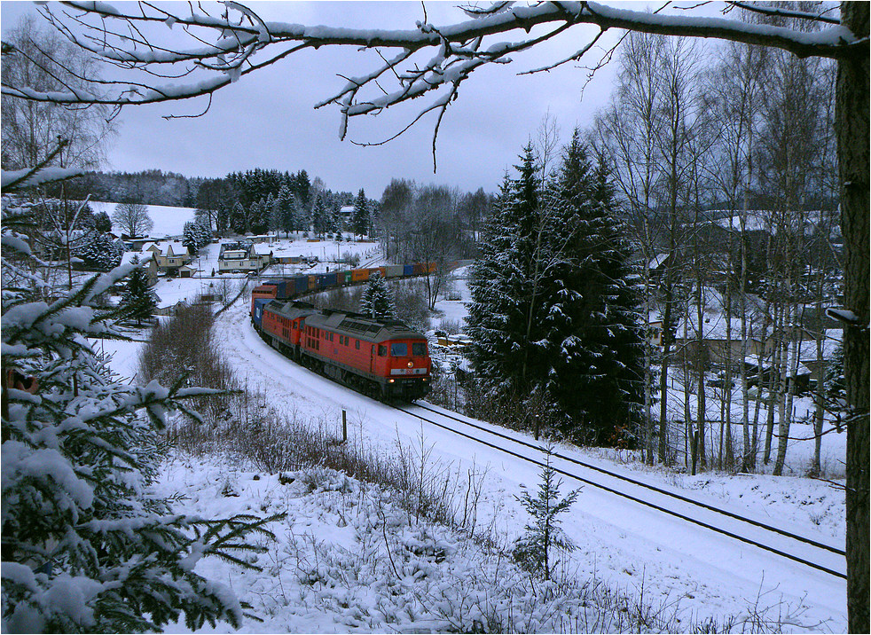 Umgeleiteter Gterzug beim Ort Sohl, Dezember 2011