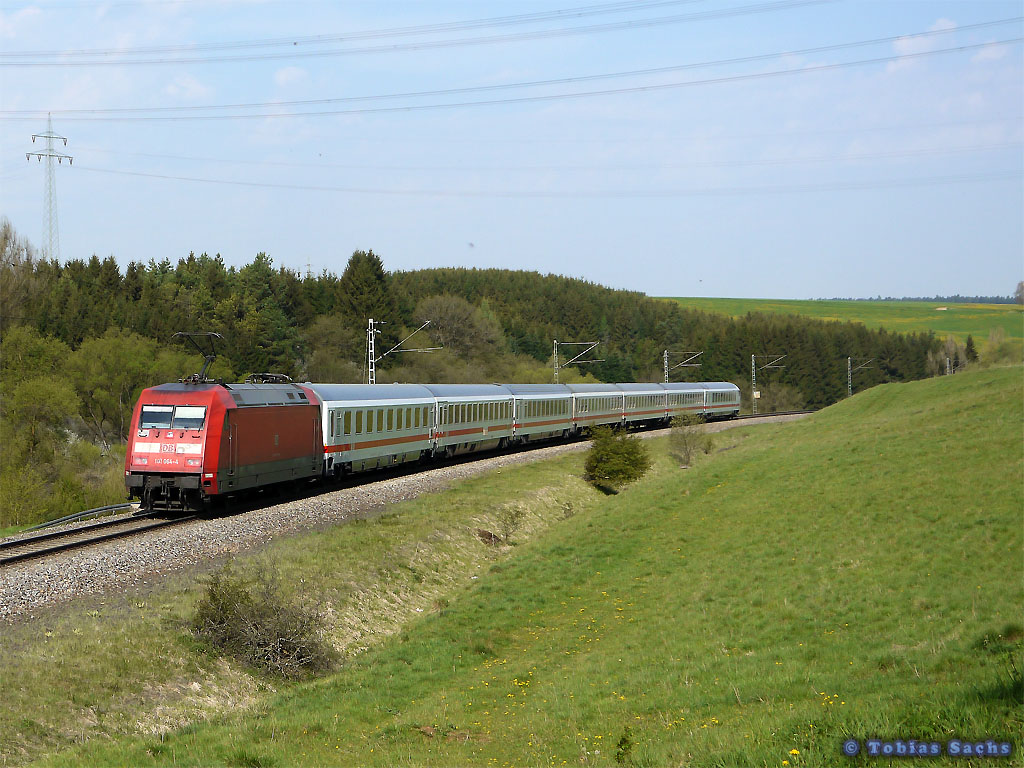 Umleiter: 101 064 mit IC 2006 von Konstanz über Rottweil nach Emden 

Aufgenommen am 23.04.2011