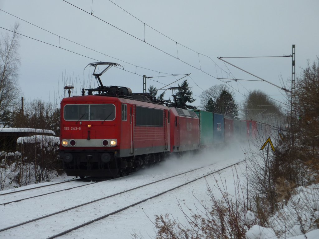 Umleiter 155 243+145 033+Containerzug am 5.12.10 in Grna ber Zwickau und Chemnitz HBF nach Dresden unterwegs 