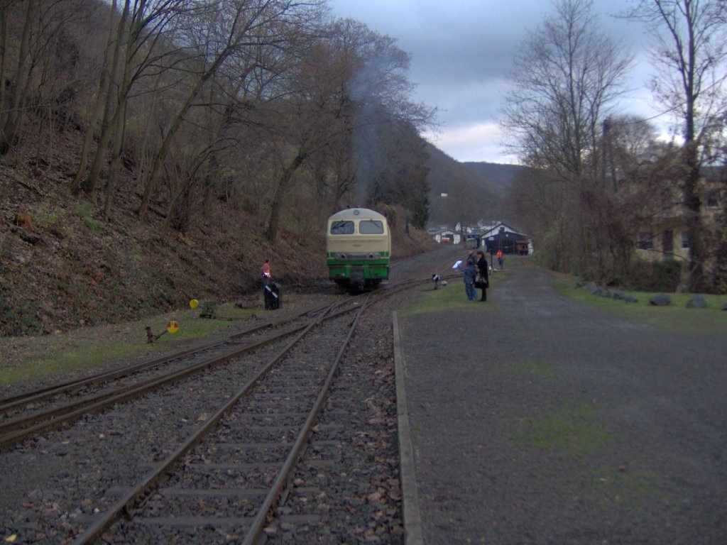 Umsetzen der Lok D5 der Brohltalbahn.