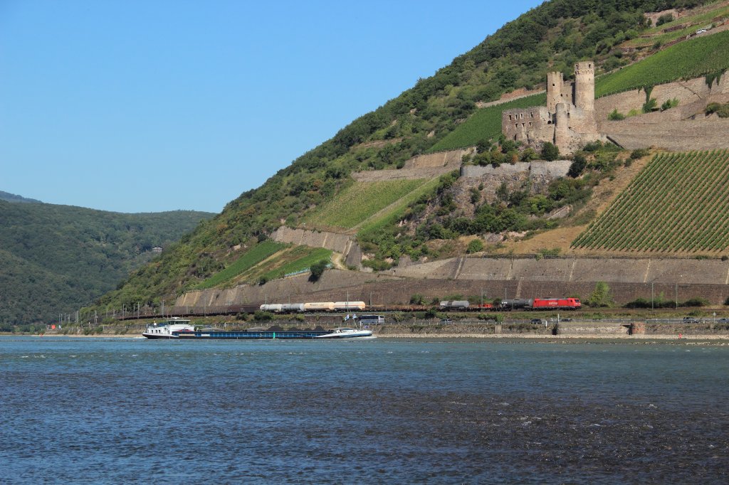 Unbekannte 185 mit einem Containerzug in Bingen (Rhein) am 08.09.2012