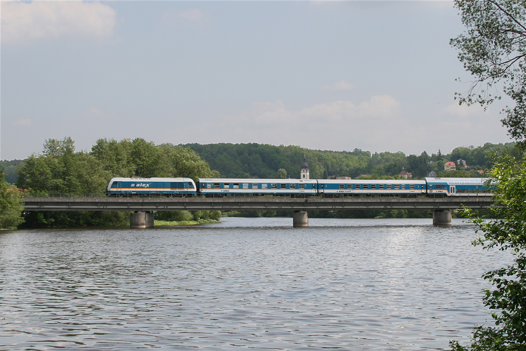 Unbekannter Herkules mit einem Alex nach Hof am 25.05.2010 auf der Naabbrcke in Schwandorf.