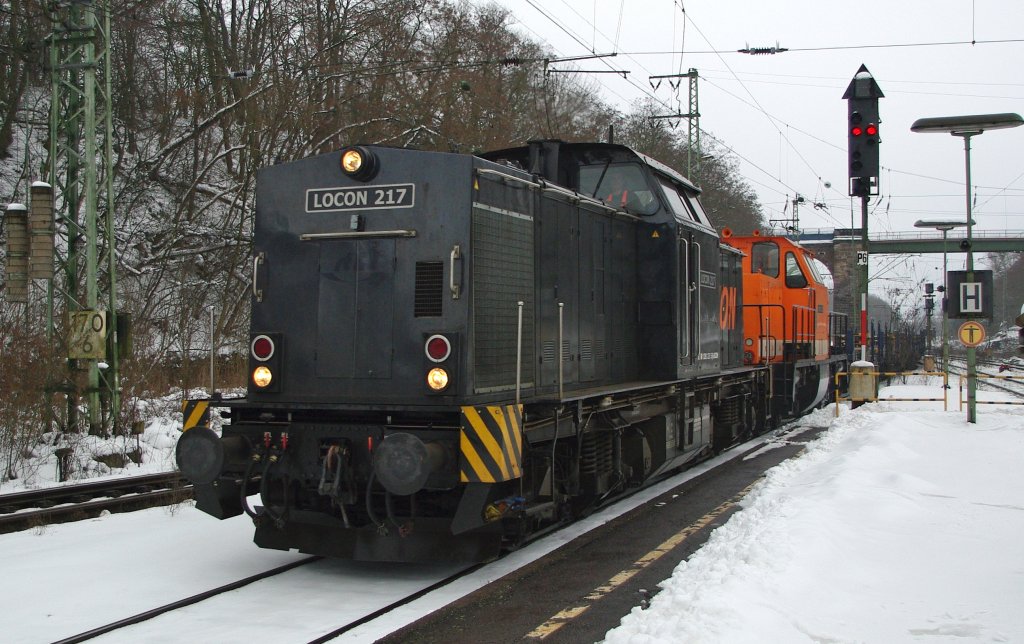 Und da aller guten Dinge drei sind, kamen dann noch Locon 217 (203 123-5) mit Locon 213 (214 003-6) in Fahrtrichtung Norden. Aufgenommen am 17.01.2010 in Eichenberg.