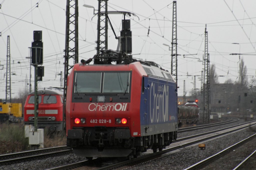 Und die dritte SBB Cargo heute war 482 028 (ChemOil).Hier am 22.2.10 in Duisburg-Bissingheim