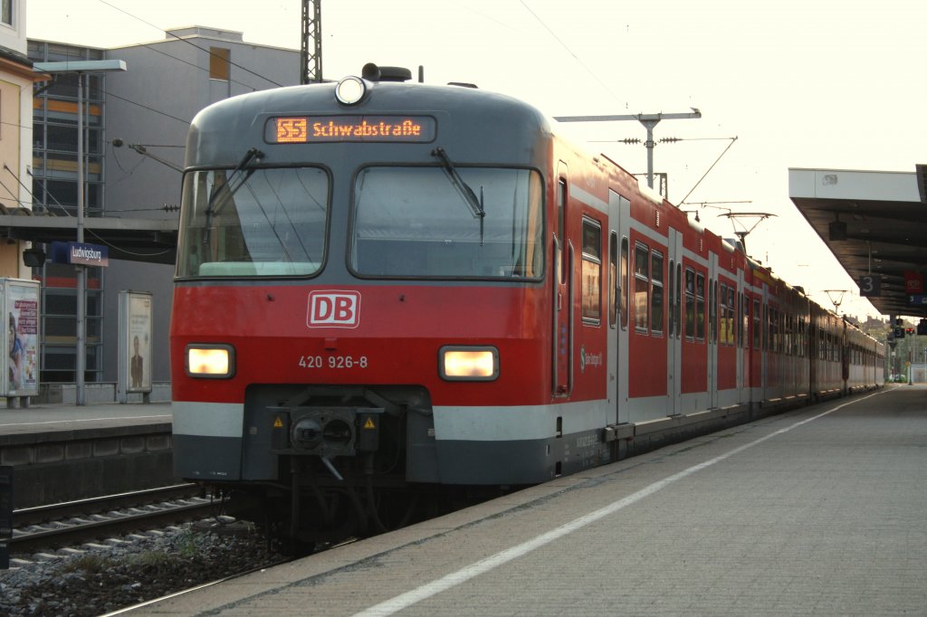 Und das letzte Foto aus Ludwigsburg: ET 420 926-8 am 25.04.2011