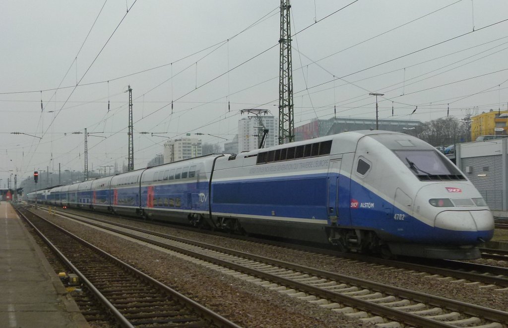 Und noch ein Nachschuss auf TGV Duplex 4702 mit 4701 vorne am 30.01.2012 in Kaiserslautern