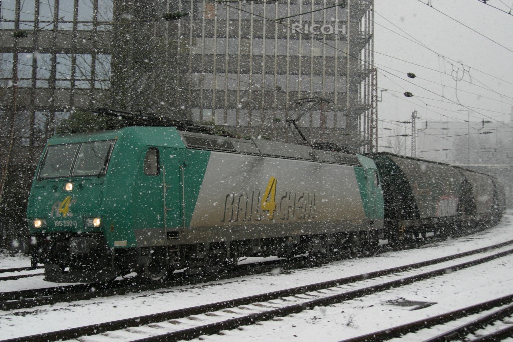 Und noch mal ein paar Meter weiter!R4C 185 550 am 1.2.10 in D�sseldorf-Rath