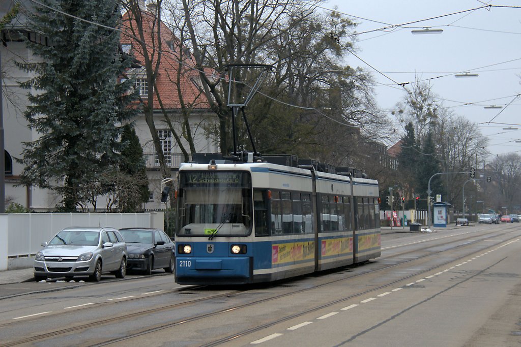 ...und R 2.2 2110 am 30.03.13 in der Romanstrae