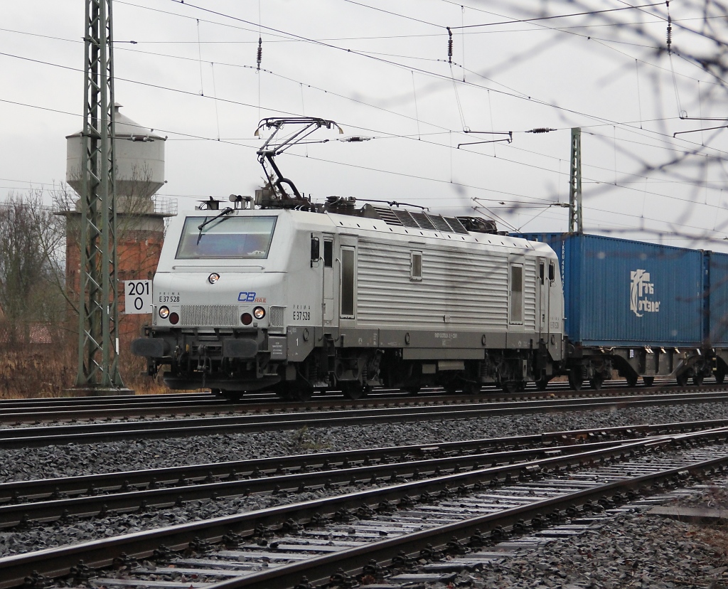 Und wieder die  blaue Wand . Am 22.12.2011 wurde sie von E37 528 der CB Rail in Richtung Norden gezogen. Hier bei Eschwege West.