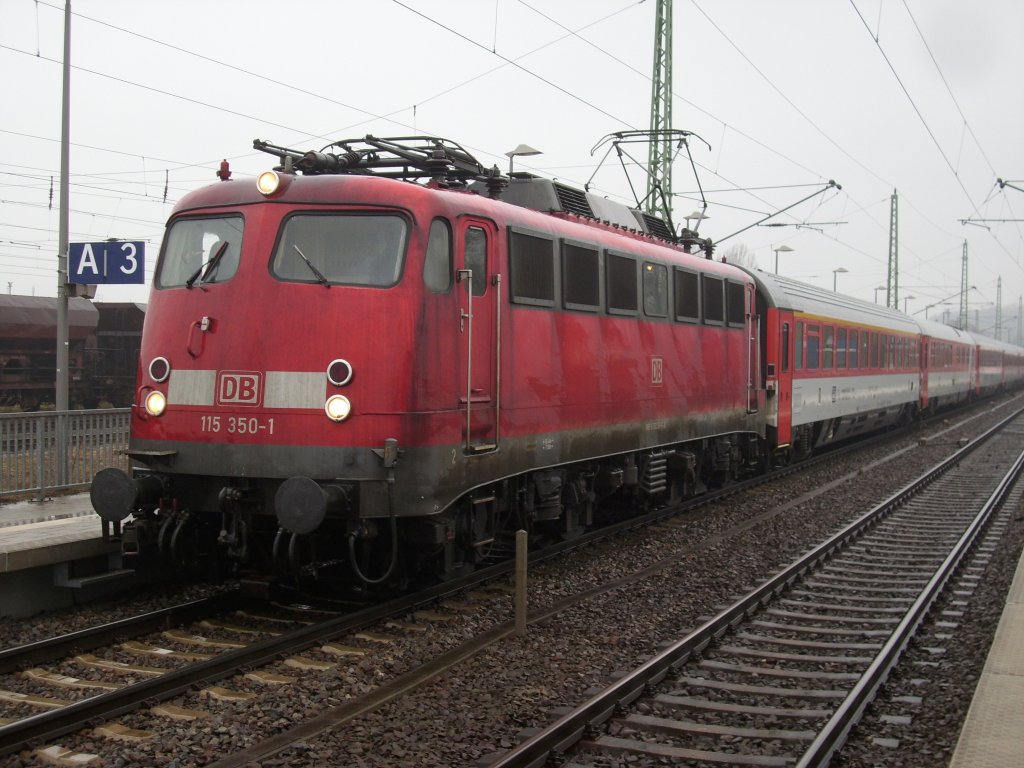 Und wieder habe ich fr Euch die Zugzusammenstellung.Diesmal den EC 379 Binz-Brno am 27.Mrz 2010.
Zuglok bis Stralsund: 115 350-1 Bh Berlin Rummelsburg
1.Wagen nach der Lok:CD-Wagen Ampz 73 54 10-91 017-9
2.Wagen CD-Wagen WRmz 73 54 88-91 008-5
3.Wagen CD-Wagen Bmz 73 54 21-91 018-4
4.Wagen CD-Wagen Bmz 73 54 21-91 015-0
5.Wagen CD-Wagen Bmz 73 54 21-91 023-4
6.Wagen CD-Wagen Bmz 73 54 21-91 028-3
7.Wagen CD Wagen Bmz 73 54 21-91 034-1
8.Wagen DB-Wagen Bimdz 51 80 84-90 025-8
Alle CD-Wagen haben Heimatbahnhof Prag
Der DB-Wagen lief im Abschnitt Binz-Dresden mit und ist von DB-Fernverkehr Berlin