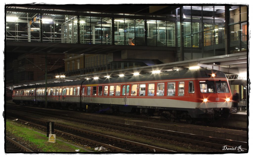 Und zu guter letzt nochmals 614 005 kurz vor der Abfahrt nach Nrnberg am 01.11.2010 in Regensburg Hbf. Damit ging ein eig. kleiner, aber anstrengender Fotoausflug zu Ende. 