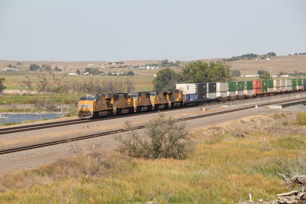 Union Pacific 7843(AC45CCTE), 4290(SD70M), 3906(SD70M), und 4213(SD70M) Fhrte 15.9.2012 einem Zug in Bailey Yard Rangeirbahnhof, North Platte Nebraska.