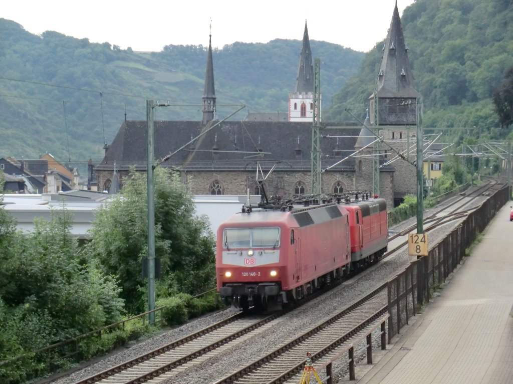 Unser erster Zwischenstopp war St. Goar. 120-148 fhrt am 4.8.10 mit 181-223 gen Koblenz