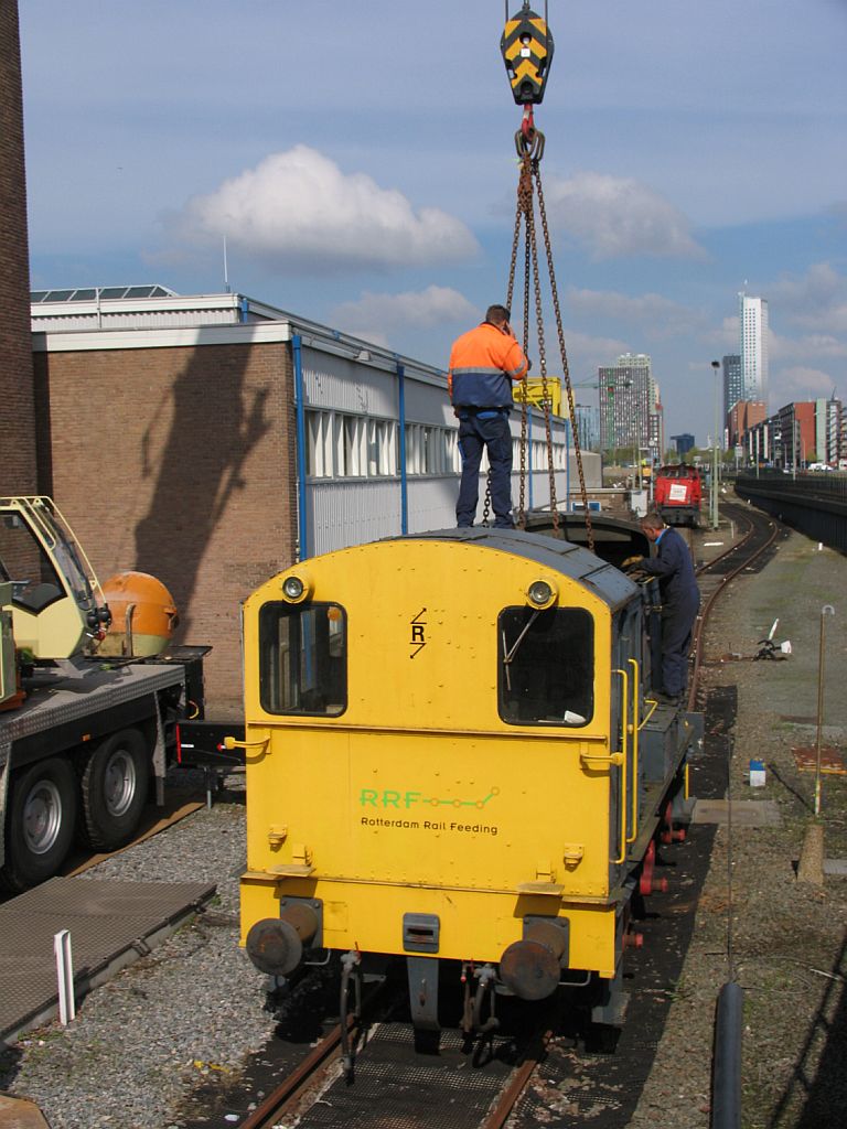 Unsere (!) 662 bei Bahnbetriebswerke Rotterdam NedTrain am 6-5-2010. Es gibt mehr Information �ber unsere Stichting Spoorverleden Drachten auf www.spoorverledendrachten.nl.