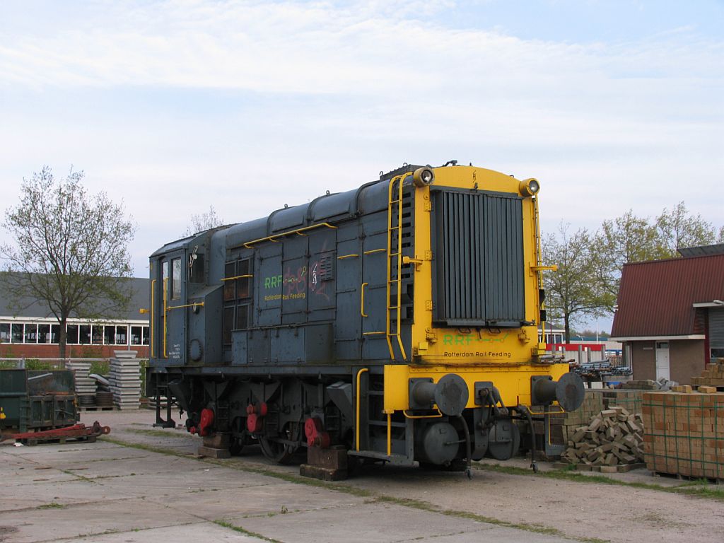 UNSERE LOKOMOTIVE (!!!) kurz fr seine zeitliche Endpunkt Drachten. Es ist die 662 (RRF 5). Wir (Stichting Spoorverleden Drachten ) brauchen die Lok als Denkmal fr die ehemalige Gterstrecke Groningen-Drachten. Endlich gibt es nach 25 Jahre wieder eine echte Diesellok in Drachten!


