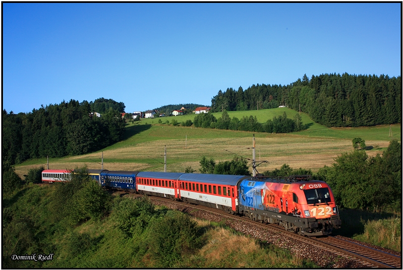 Unterwegs mit dem D 206 war am 09.08.2010 die 1116 250 in Richtung Staatsgrenze.Freistadt