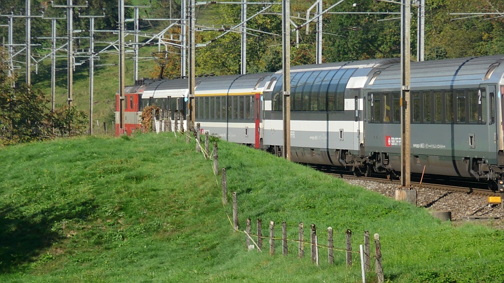 Unterwegs mit Re 4/4 11109 in Schwyz, 3.10.11