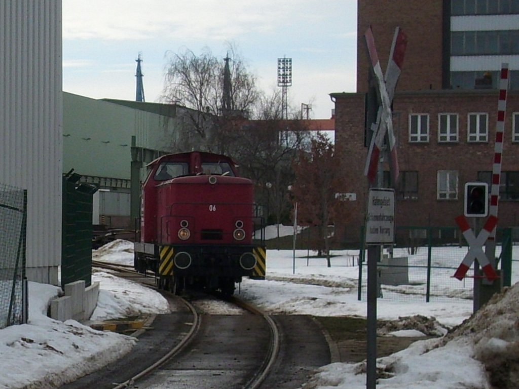 Unterwegs zum Stralsunder Sdhafen war im Februar 2010 die PBSV-Lok 06.