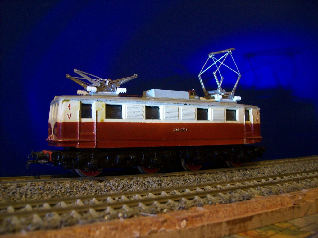 Uralt E-Lok Modell (glaub mal Piko)