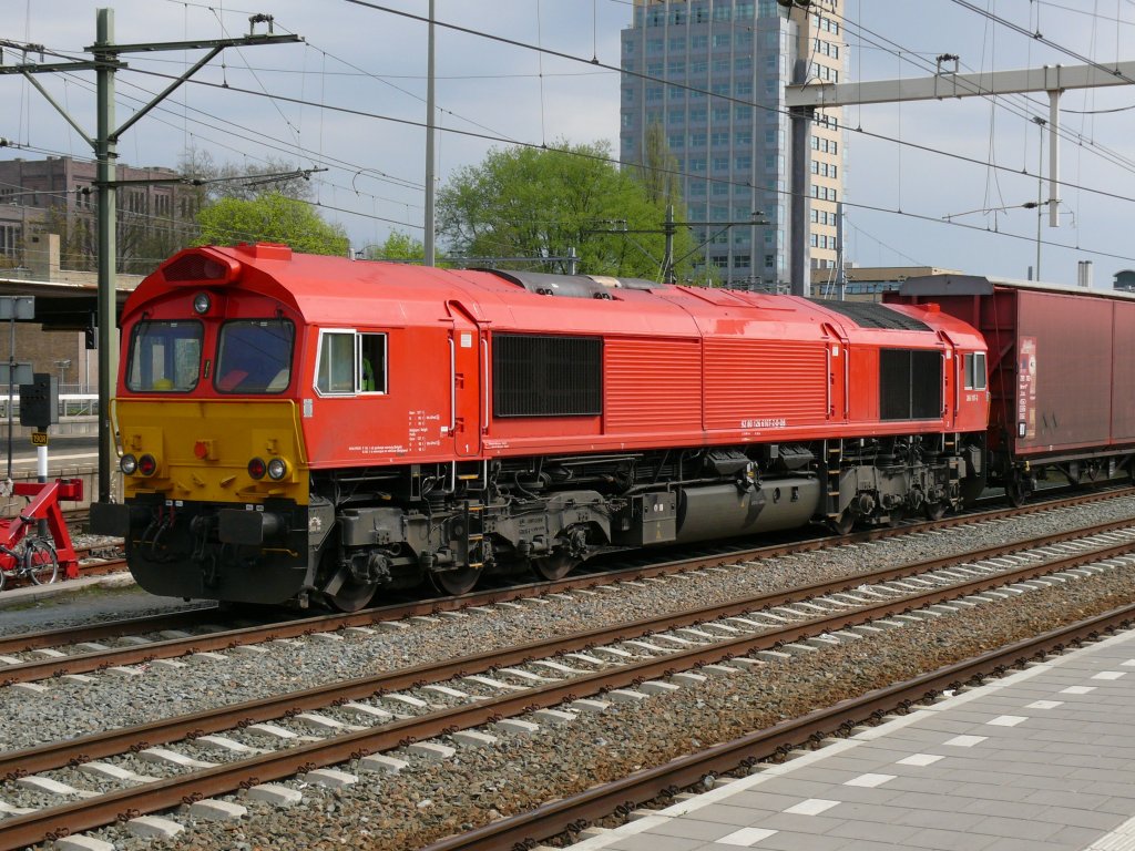Utrecht am 11.04.2009, Class 66 mit Gterzug