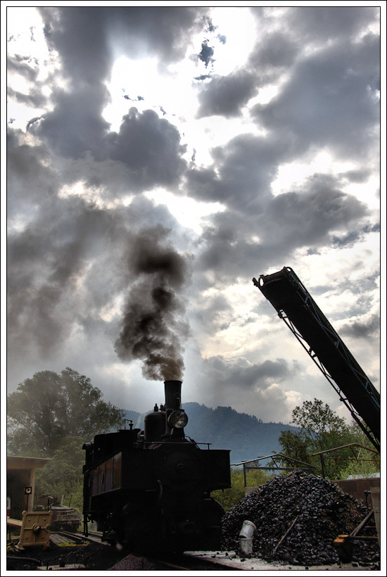 Uv.1 der NGLB dampft im Heizhaus Kienberg-Gaming den Himmel voll, 4.8.2007