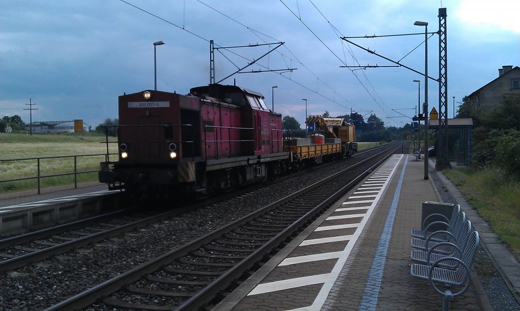 V 100 / BR 203 der Bocholter Eisenbahngesellschaft mit EDK am 01.06.2012 in Redwitz an der Rodach. 