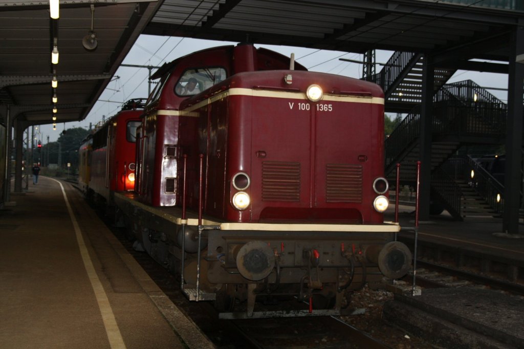 V 100 1365 + E 141 083 in Gppingen 18-9-2009