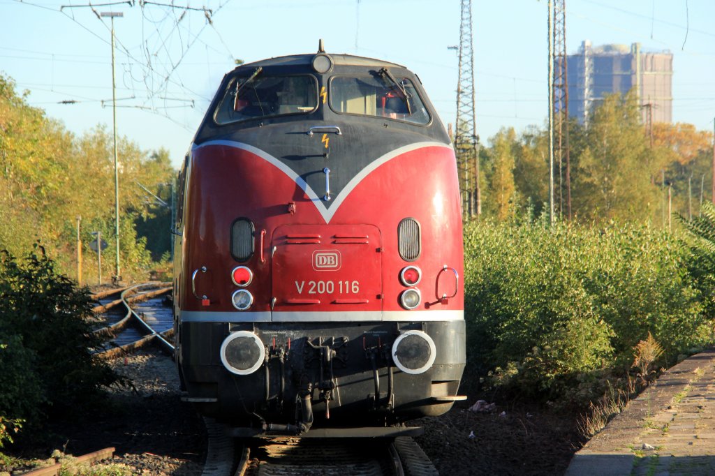 V 200 116 von Köln nach Oberhausen am 28.10.2012 in Oberhausen Hbf.