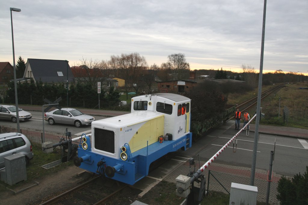 V 22 750 der ehemaligen Mecklenburgbahn (OLA)  am 08.12.2006 bei Rangierarbeiten im Bahnhof Hagenow Stadt. 