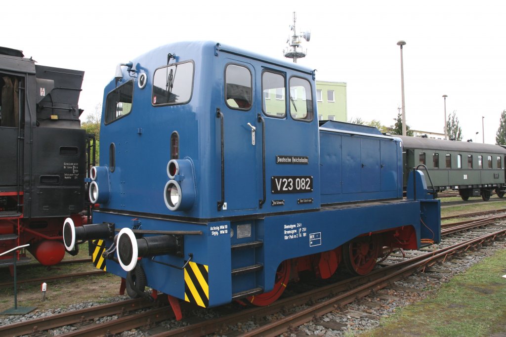 V 23-082 des Eisenbahn und Technikmuseum am 08.10.2008 auf einer Ausstellung in Schwerin.