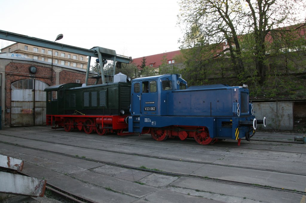 V 23 und V 36 im Eisenbahn und Technikmuseum Schwerin am 14.04.2007